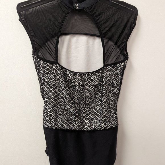 Revolution Dance Costume - Picture 3 of 6